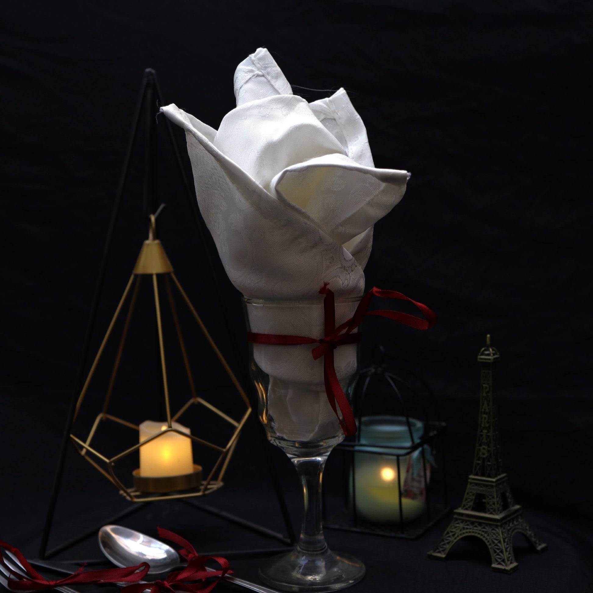 shine white cloth napkins in glass